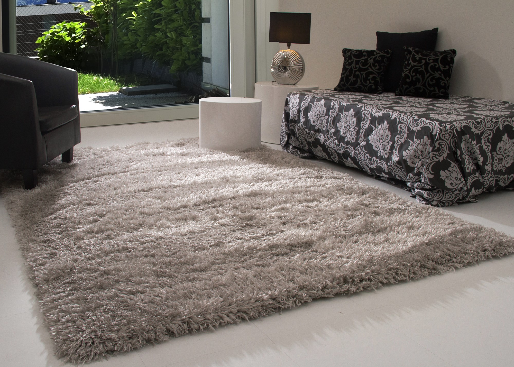 shaggy rug living room